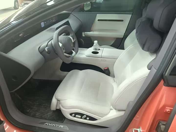 Фото 3 - Avatr 06