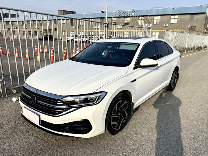 Фото 1 - Volkswagen Sagitar L