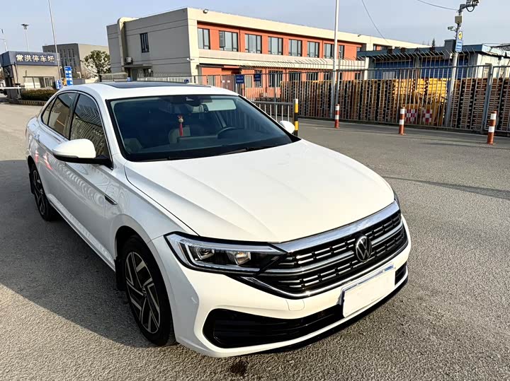 Фото 3 - Volkswagen Sagitar L