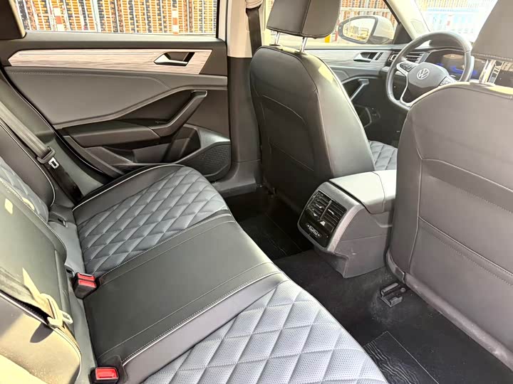 Фото 6 - Volkswagen Sagitar L