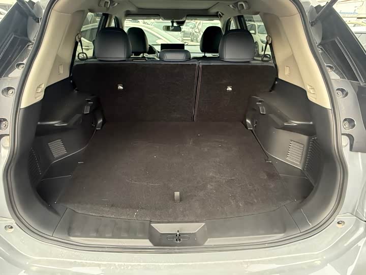 Фото 8 - Nissan X-Trail