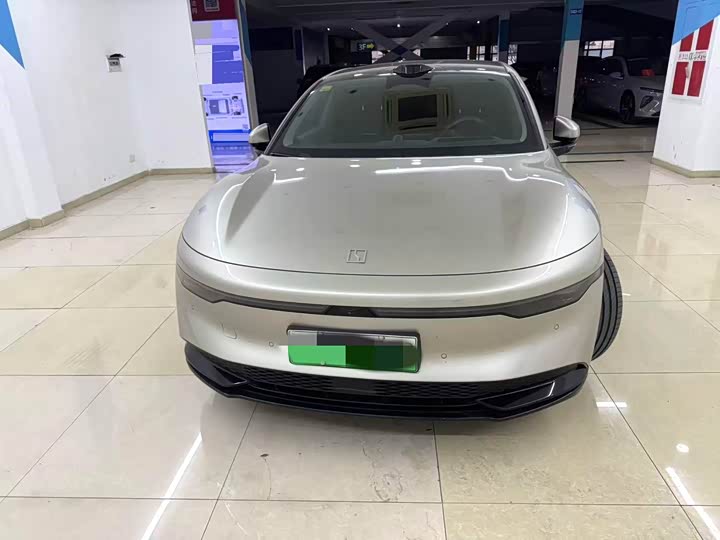 Фото 2 - Zeekr 007