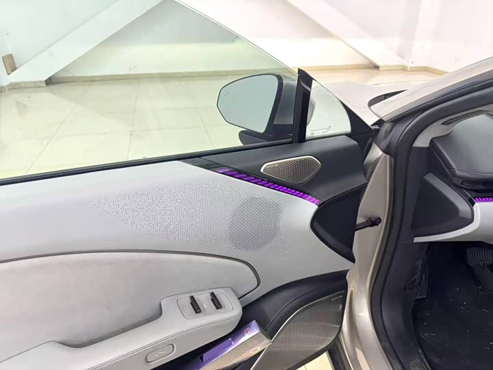 Фото 7 - Zeekr 007