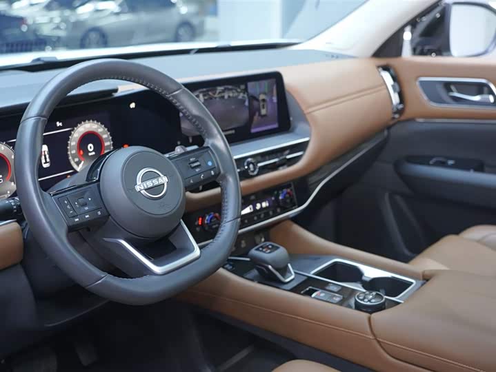 Фото 7 - Nissan Pathfinder