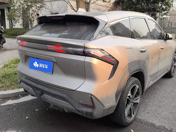 Фото 3 - Geely Galaxy L7