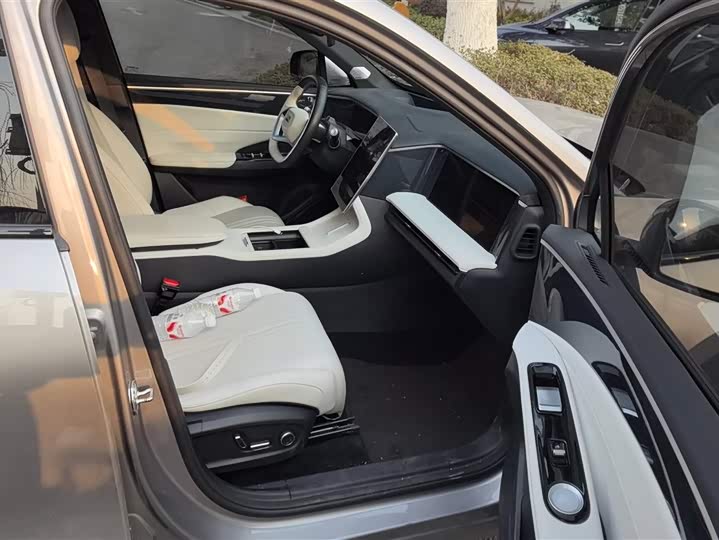 Фото 8 - Geely Galaxy L7