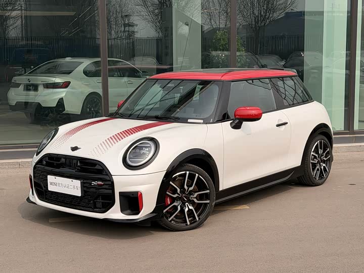 Photo 2 - Mini Mini JCW