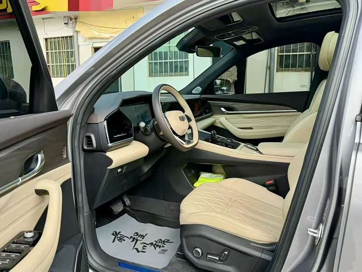 Фото 7 - Geely Monjaro