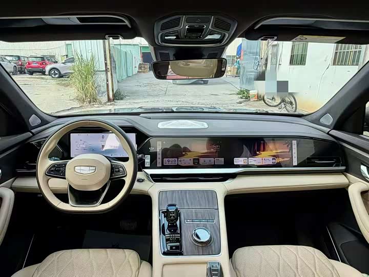 Фото 8 - Geely Monjaro