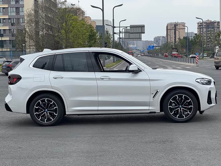 Фото 4 - BMW iX3