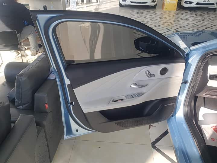 Photo 7 - Chery Fulwin A8