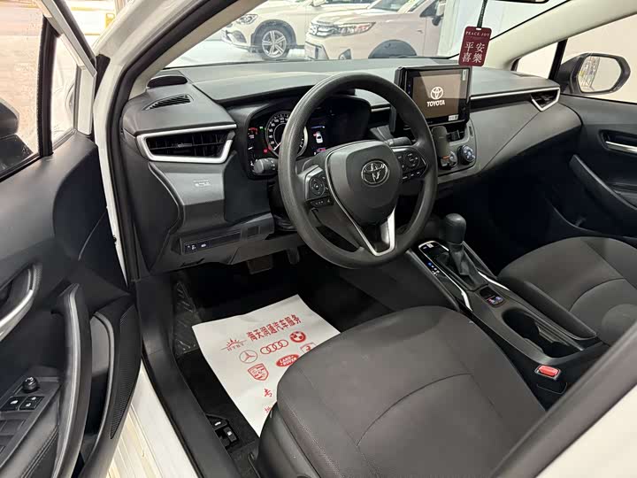 Фото 4 - Toyota Corolla