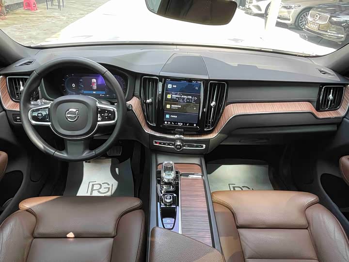 Фото 5 - Volvo XC60
