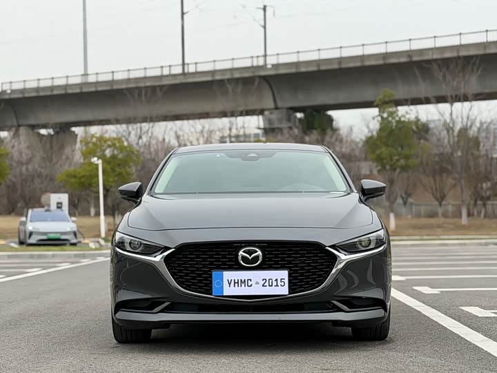 Photo 2 - Mazda 3 (Axela)