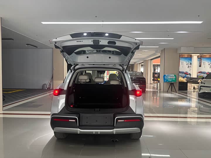 Фото 7 - BYD Yuan Up