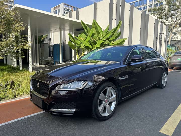 Photo 1 - Jaguar XF L