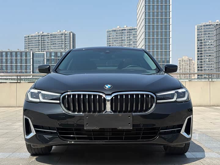 Photo 1 - BMW 5 Series