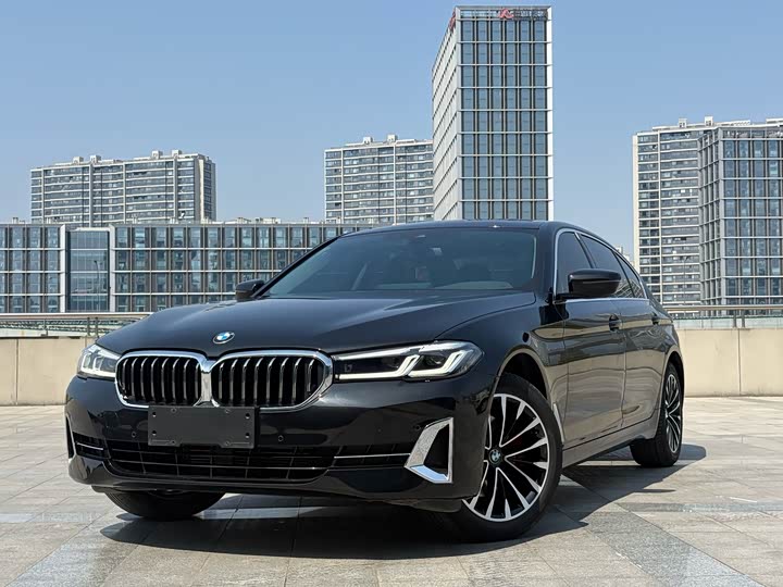 Photo 2 - BMW 5 Series