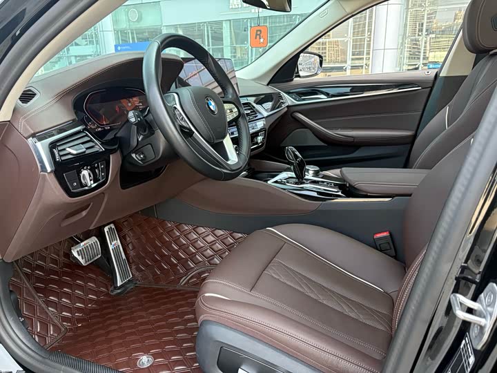 Photo 7 - BMW 5 Series