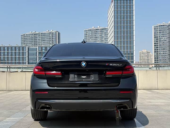 Photo 9 - BMW 5 Series