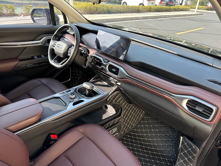 Фото 6 - Geely Okavango