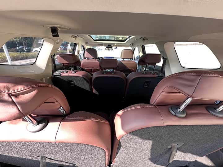 Фото 8 - Geely Okavango