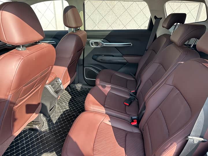 Фото 9 - Geely Okavango