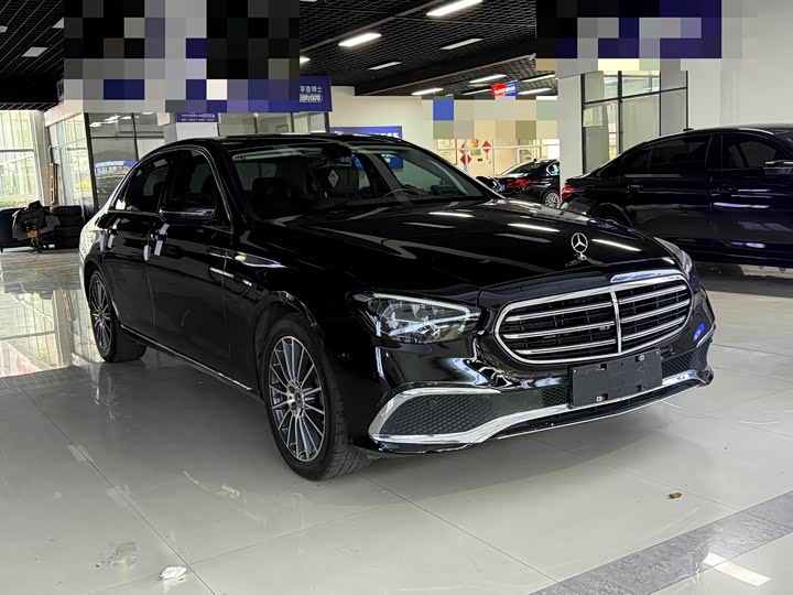 Фото 3 - Mercedes-Benz E-Class