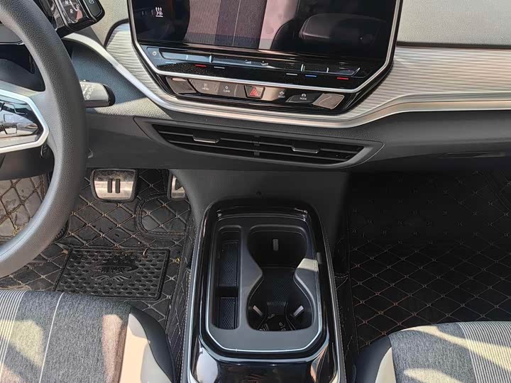 Photo 8 - Volkswagen ID.4 Crozz