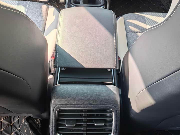 Photo 9 - Volkswagen ID.4 Crozz