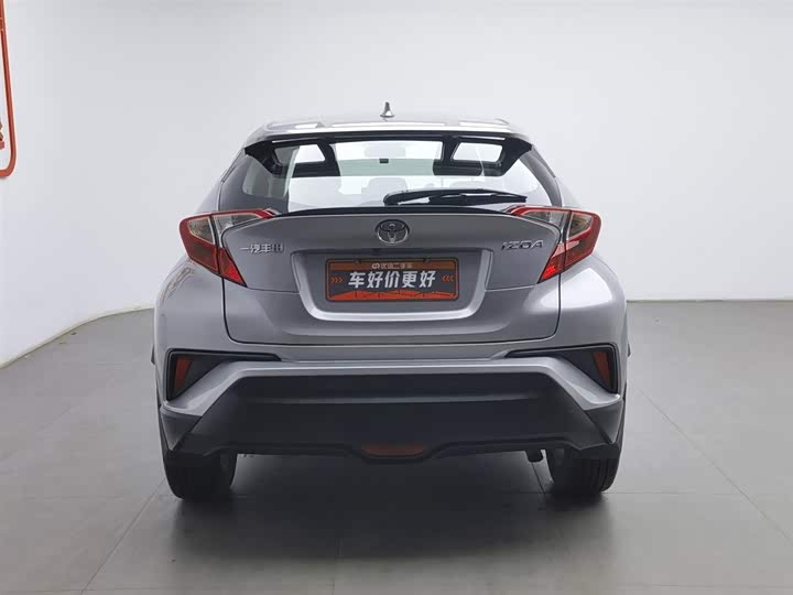 Фото 4 - Toyota Izoa