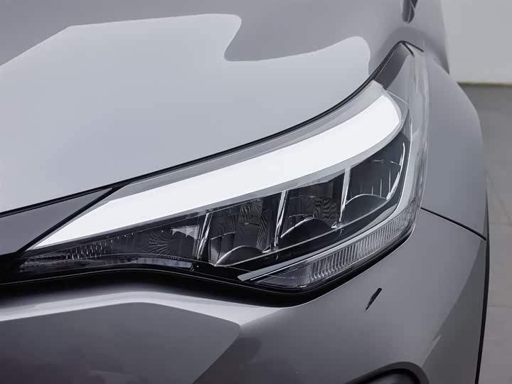 Фото 7 - Toyota Izoa