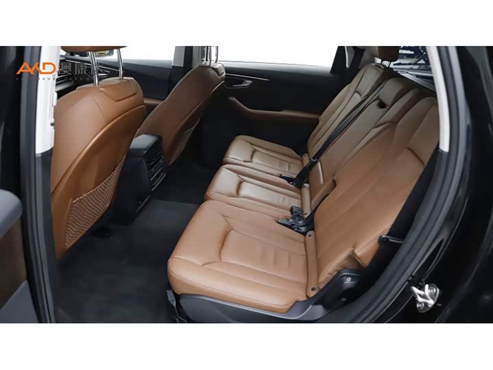 Фото 7 - Audi Q7