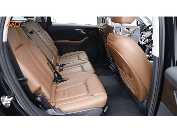 Фото 8 - Audi Q7