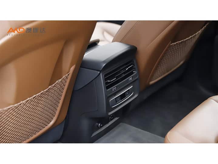 Фото 9 - Audi Q7