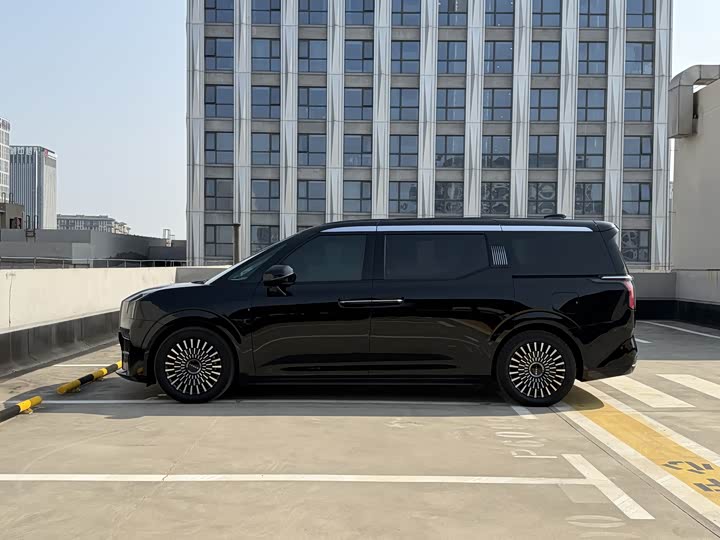 Фото 4 - Zeekr 009