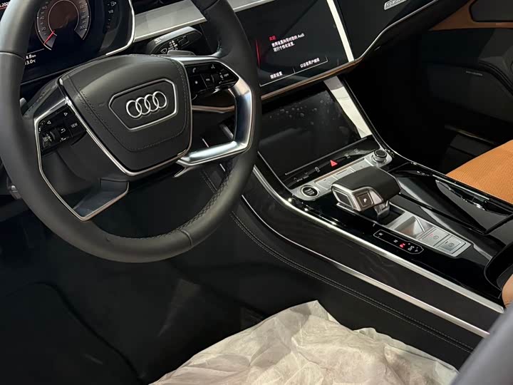 Photo 3 - Audi A8