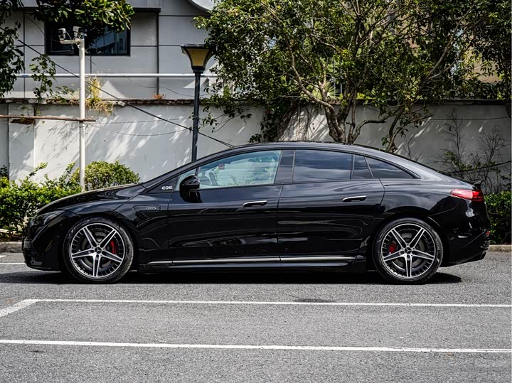 Фото 3 - Mercedes-Benz EQE AMG