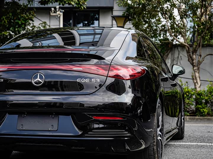 Фото 6 - Mercedes-Benz EQE AMG