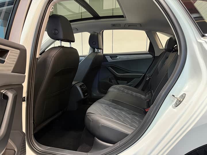 Фото 6 - Volkswagen Sagitar L