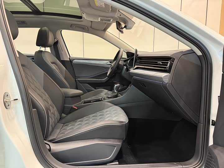 Фото 8 - Volkswagen Sagitar L