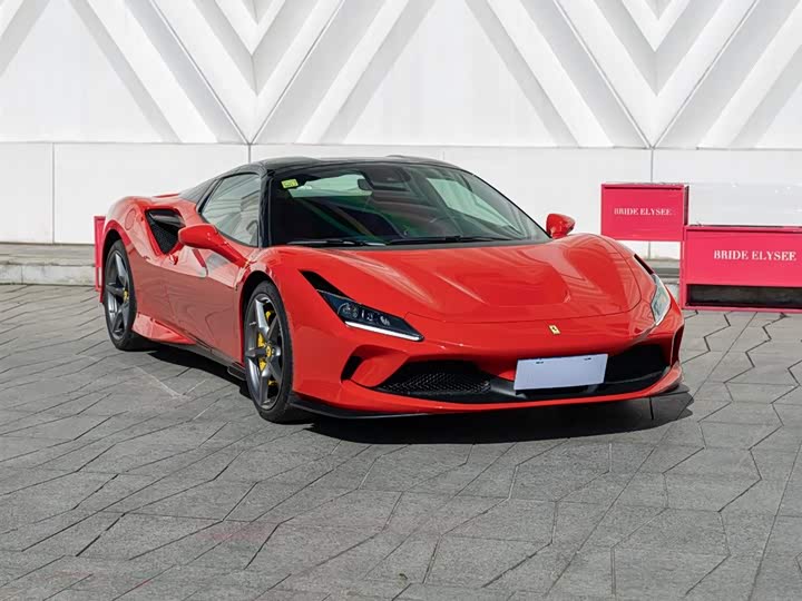 Фото 3 - Ferrari F8