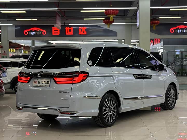 Фото 2 - Honda Elysion