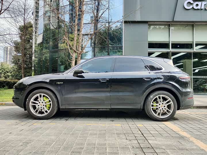 Фото 3 - Porsche Cayenne Hybrid