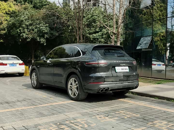 Фото 4 - Porsche Cayenne Hybrid