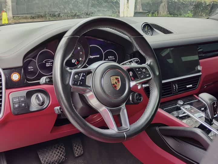 Фото 7 - Porsche Cayenne Hybrid