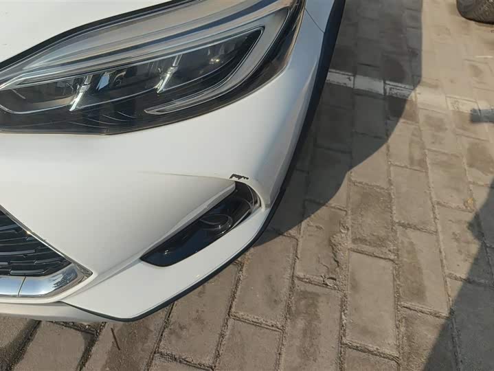 Фото 5 - Toyota Yaris L Hatchback