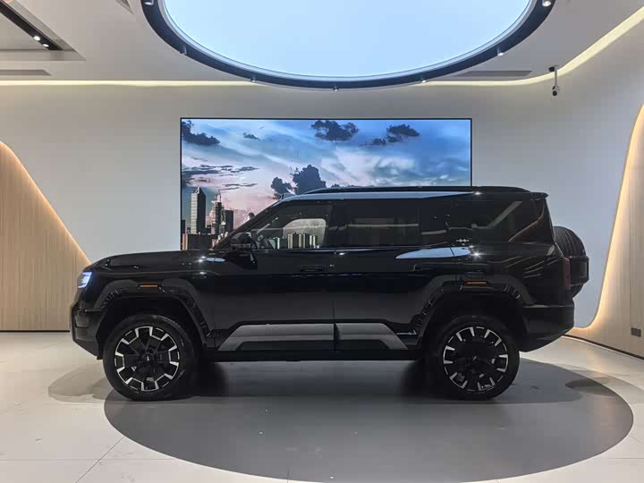 Photo 2 - BYD FangChengBao Leopard 8