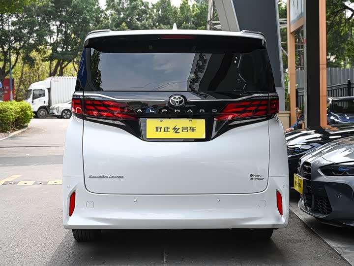 Фото 5 - Toyota Alphard