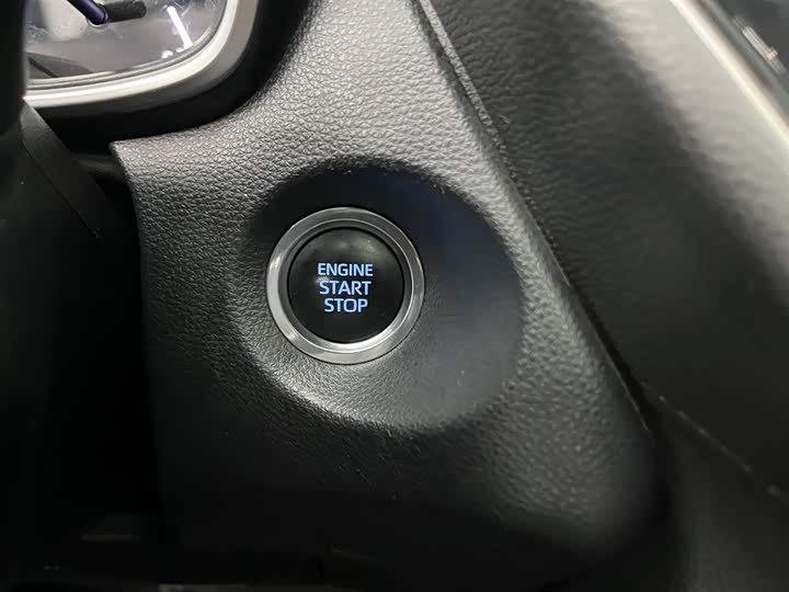 Фото 4 - Toyota Corolla Cross